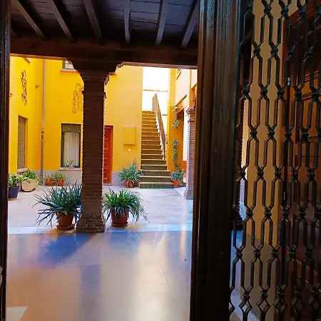 Alcazaba Apartment *